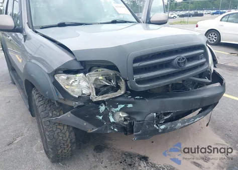 2001 Toyota Sequoia Limited V8 z USA, uszkodzony, nr VIN 5TDBT48A11S032779